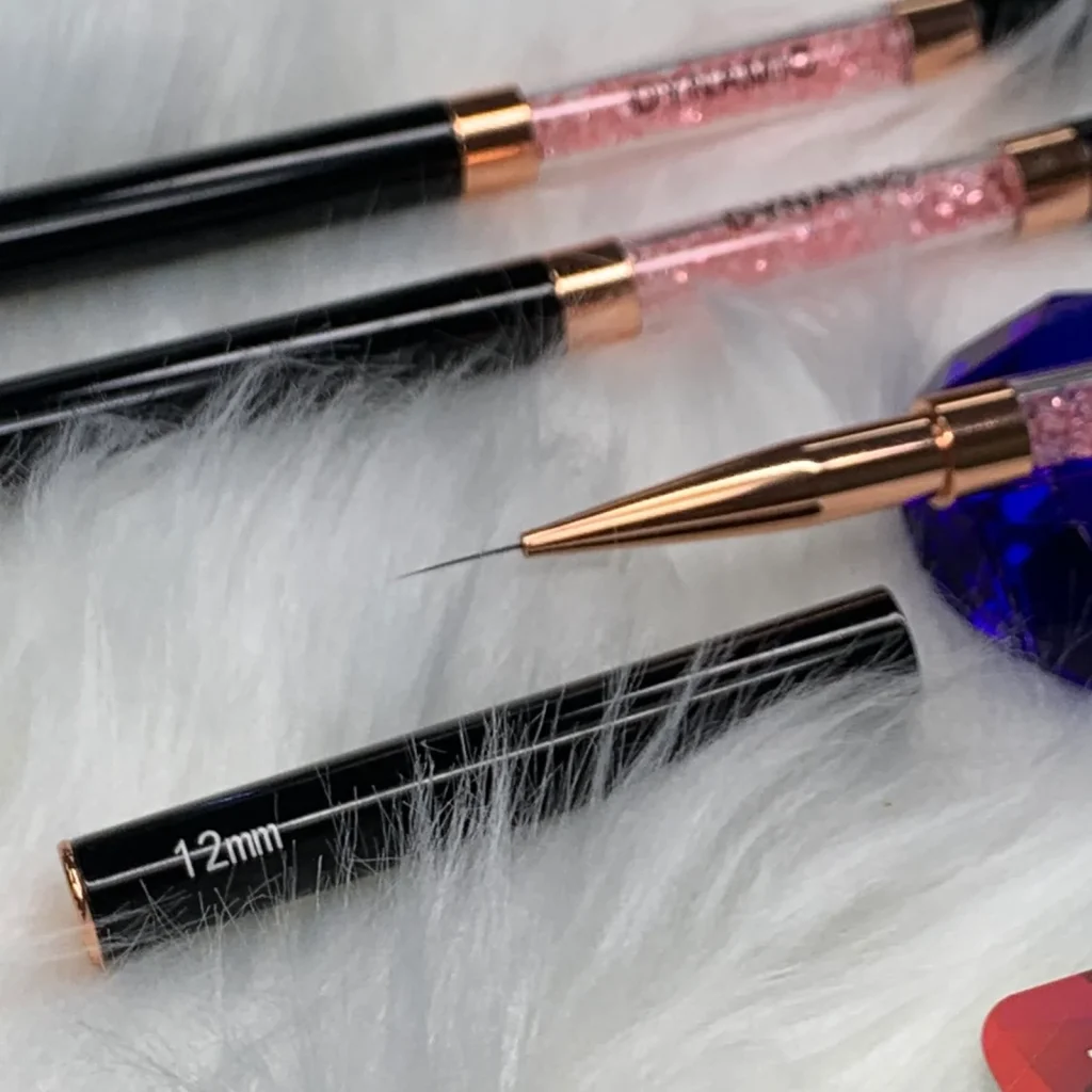 The Affordable Luxury: $12.00 Dynamic Professional Liner Brush